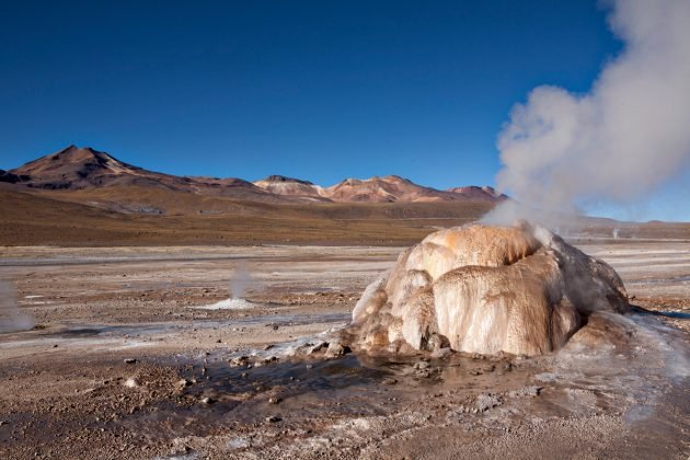 O vapor dos gêiseres se desfaz conforme a temperatura sobe