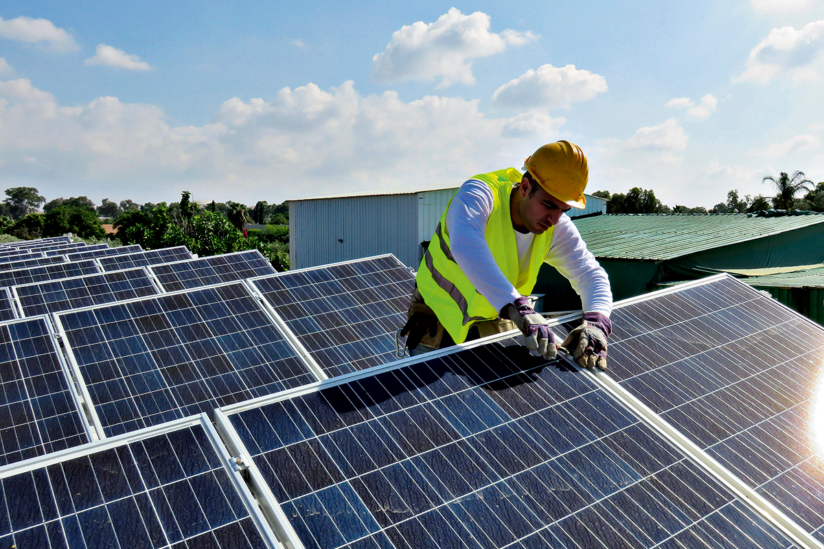 Instalação de placas solares: um mercado que estimula o surgimento de pequenas e médias empresas