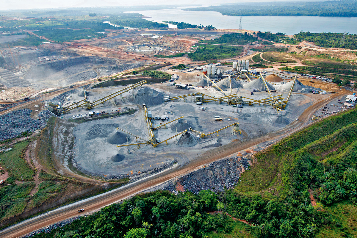 No Brasil, a execução de obras de grande porte do setor energético, como hidrelétricas, são um veículo para a corrupção. No caso da usina de Belo Monte, no Pará, o sobrepreço está sendo estimado em 20%
