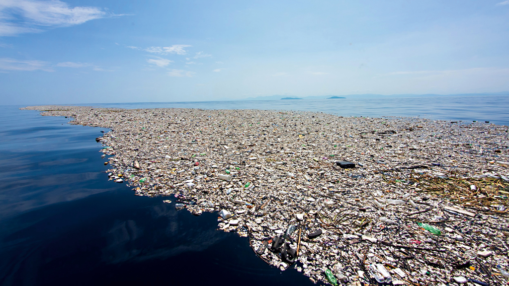 Resultado de imagem para cerca de 60% do plastico jogado nos oceanos vem de 5 paises
