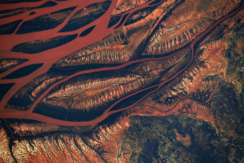 Foto tirada da Estação Espacial Internacional do estuário Betsiboka, Madagascar, que mostra a devastação da floresta / Foto: NASA