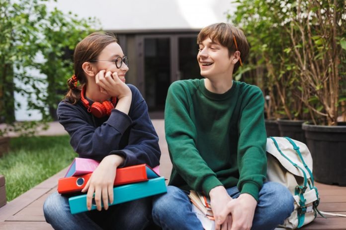 Sorrir Pesquisa das Universidades do Tennessee, Knoxville e Texas A&M mostra que sorrir deixa as pessoas mais felizes / Foto: Universidade do Tennessee
