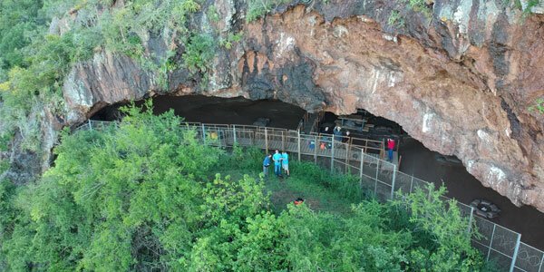 BorderCave1