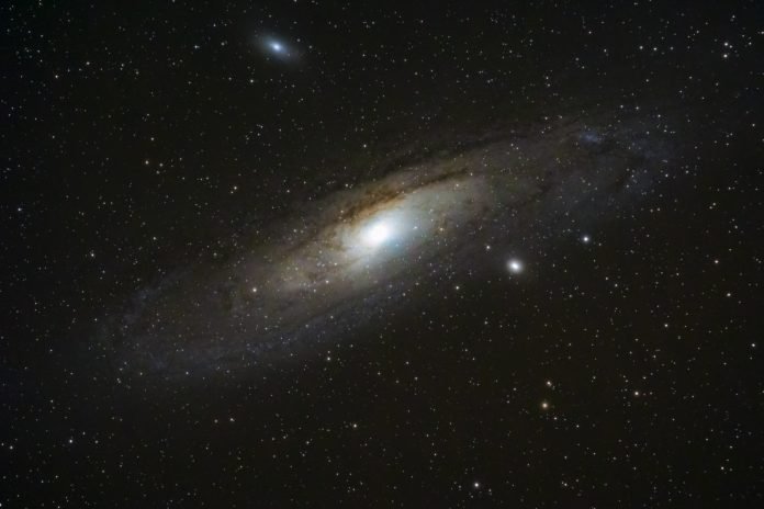 Hubble captura imagem sem precedentes da destruição de uma estrela condenada Hubble captura imagem sem precedentes da destruição de uma estrela condenada
