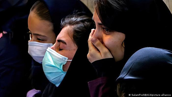 Die Vergiftung von Mädchen weckt Misstrauen gegenüber Teheran